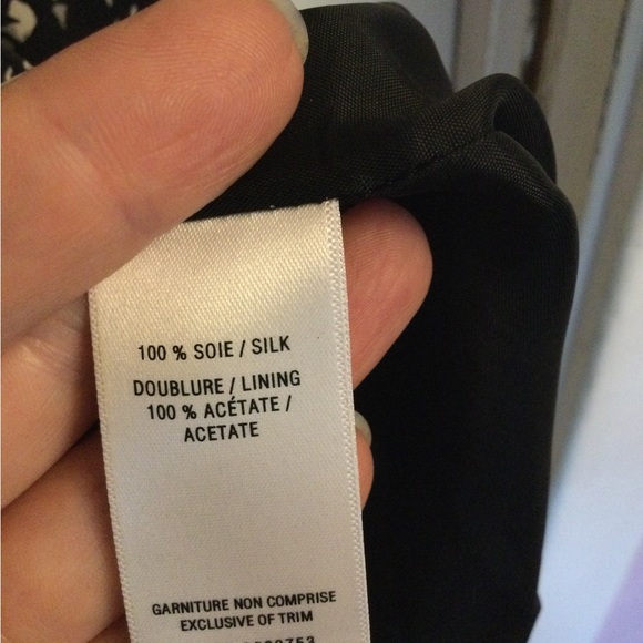 Elegant Silk Dress in a Modern Momochrome Design - Picture 6 of 7